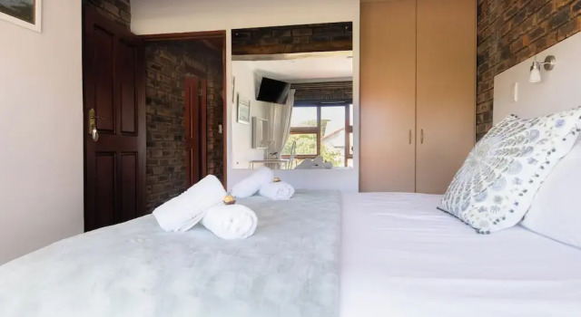 Двухместный номер Comfort c 1 комнатой White Shark Guest House
