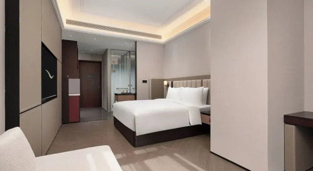 Номер Executive Mövenpick by Accor Shanghai Peoples Square