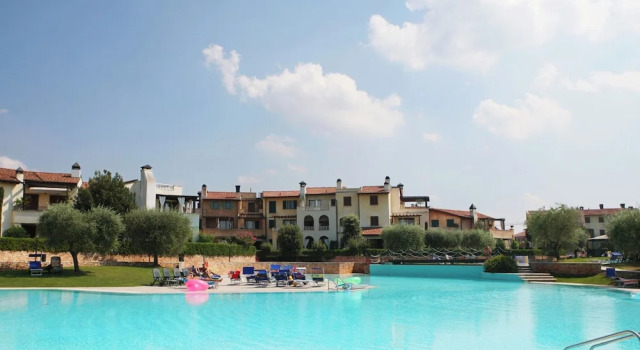 Апартаменты Nice Ground Floor Apartment Located near Peschiera
