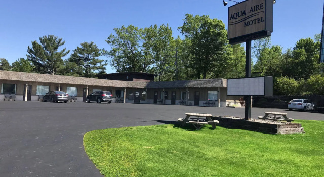Aqua Aire Inn & Suites, Buchen Sie Hotel Minocqua Wisconsin