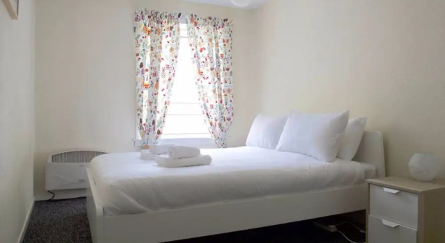 1 Bedroom Flat In Old Town, Забронировать Отель Старый город Эдинбург, рядом с Железнодорожный вокзал Эдинбург-Уэверли