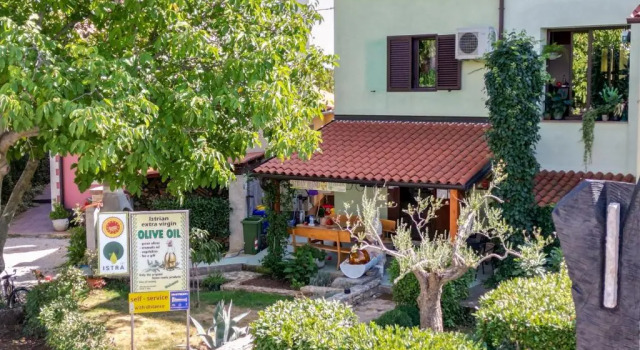 Коттедж Holiday stone house