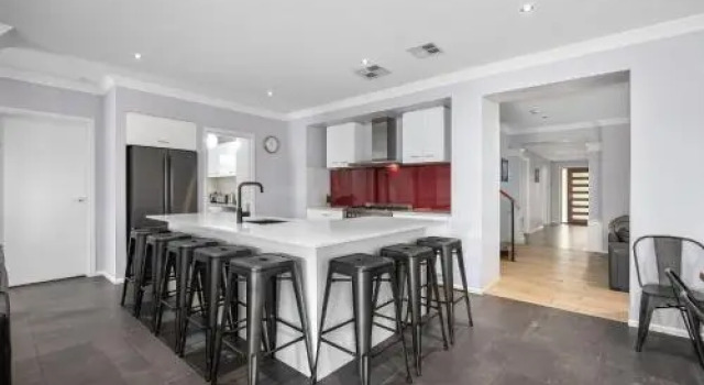 Luxury Coastal Escape - Spacious Group Accommodation, Book Hotel  