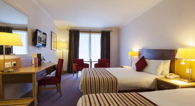 Трёхместный номер Standard Clayton Hotel Cardiff Lane