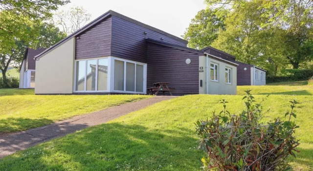 Коттедж Harcombe House Bungalow 2
