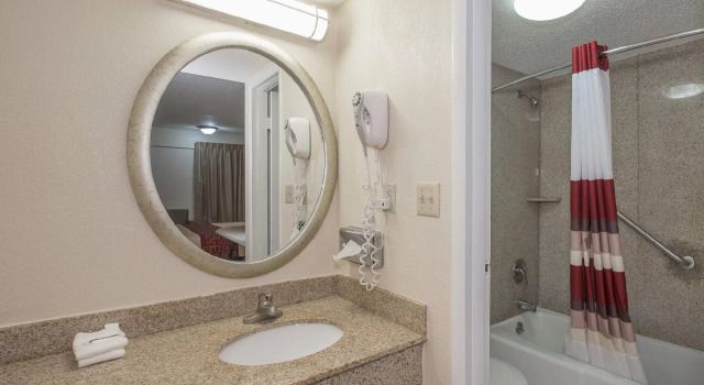 Четырёхместный номер Standard Red Roof Inn Hagerstown - Williamsport, MD