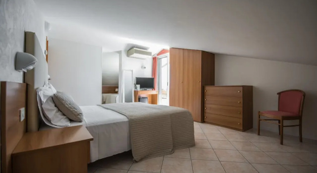 Семейный номер Standard с балконом Hotel Touring