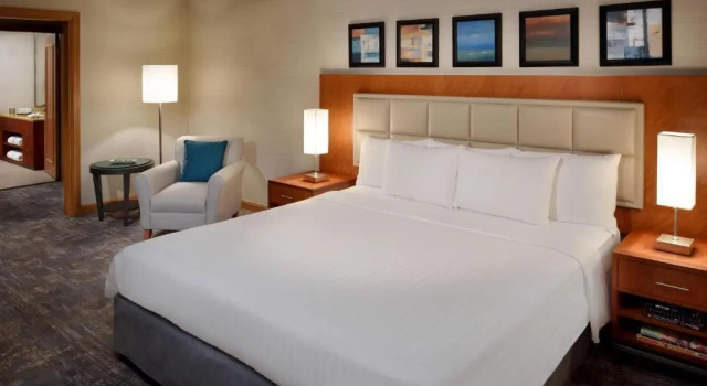 Двухместный клубный люкс Courtyard By Marriott Kuwait City