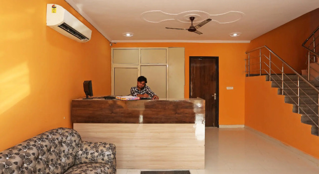 OYO 14822 Rose Residency, Забронировать Отель Отели Нью-Дели с завтраком, Завтраки