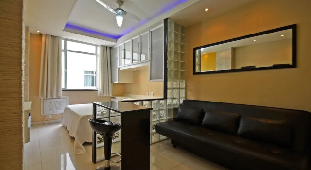 Rio Rentals 021- C043 Studio com hidromassagem na praia de Copacabana