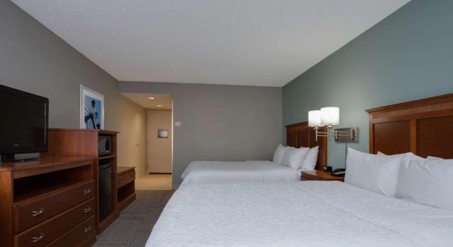Четырёхместный номер Hampton Inn Harbourgate