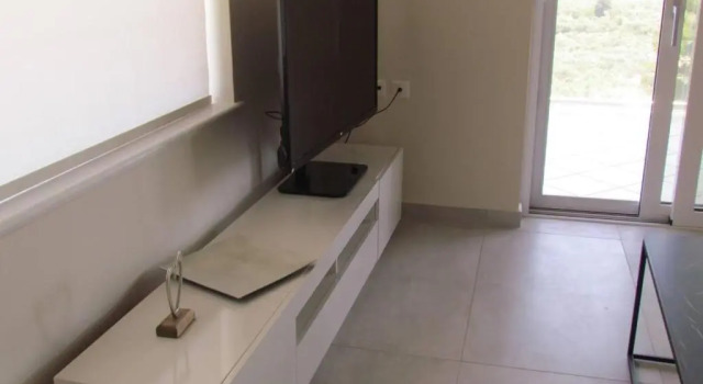 Beautiful 3-bed House in Chania With Garden
