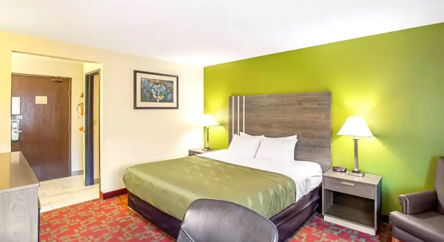 Двухместный люкс Norwood Inn & Suites Milwaukee