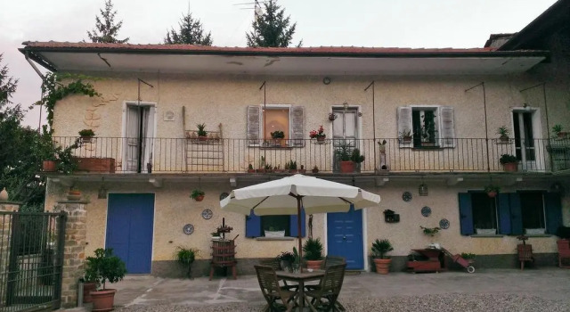 Agriturismo Cascina Knec, Reservar Hotel Feisoglio Langhe