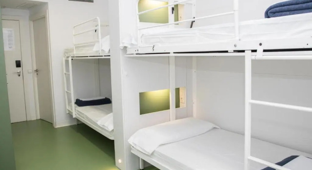 Кровать в общем номере Sant Jordi Hostels Sagrada Familia