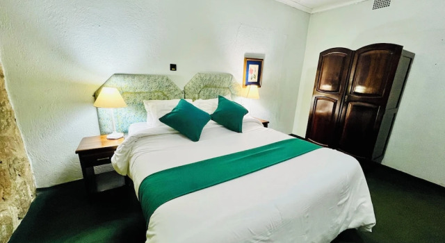 Номер Standard Pinetree Inn Hotel