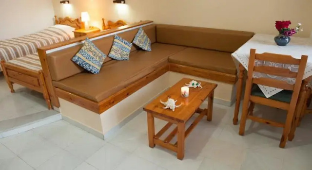 Effies Apartments, Prenota Appartamento Alinda Partheni