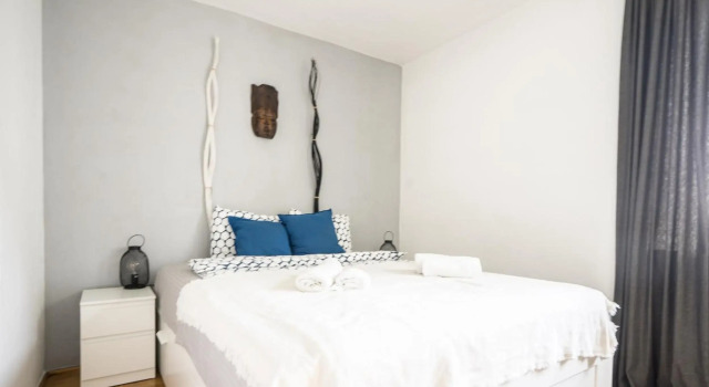oompH Warsaw Central 3-bedroom Flat, Забронировать Отель Отели Варшавы с парковкой, рядом с ОРКО Тауэр, Парковка