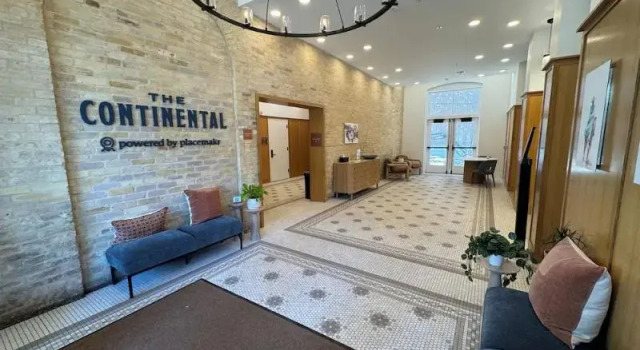 The Continental, powered by Placemakr - Downtown - Market Square, Забронировать Отель Сан-Антонио Bexar County, рядом с Button Stadim