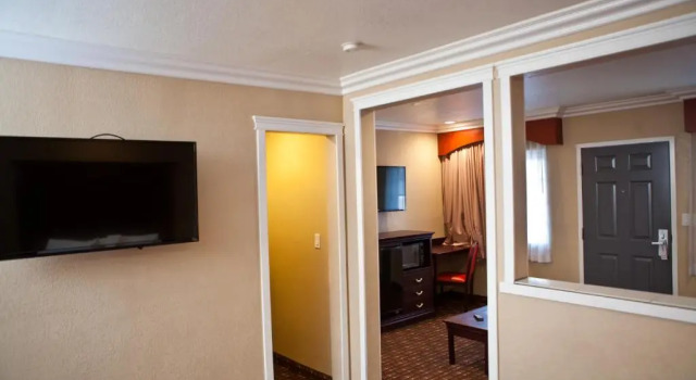 Люкс Deluxe Budget Inn Anaheim near Disneyland Drive