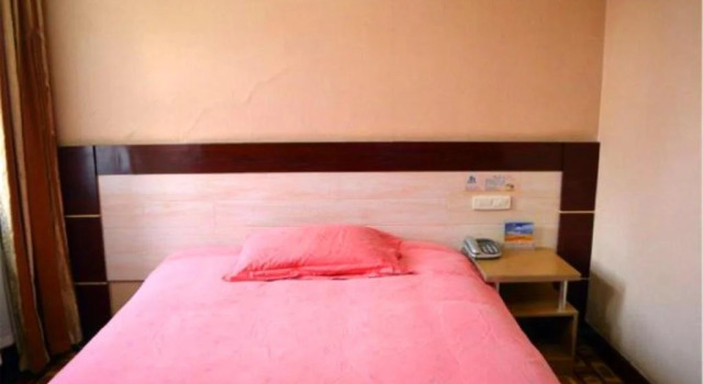 Hohhot Jiahong Home Inn Ulanqab East Street 4th Branch, Book Hotel Hoteller i Saihan med parkering, Parkering