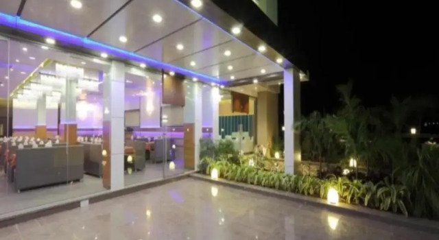 Paminn Regency, Boek Hotel Sanand Gujarat