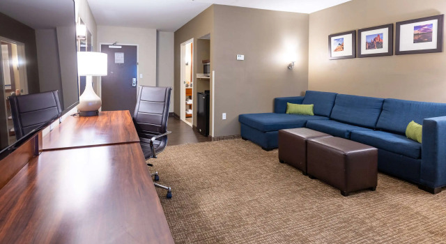 Двухместный люкс Comfort Suites Denver near Anschutz Medical Campus