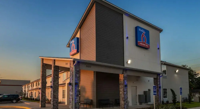 Люкс Deluxe Studio 6 Lake Charles, LA