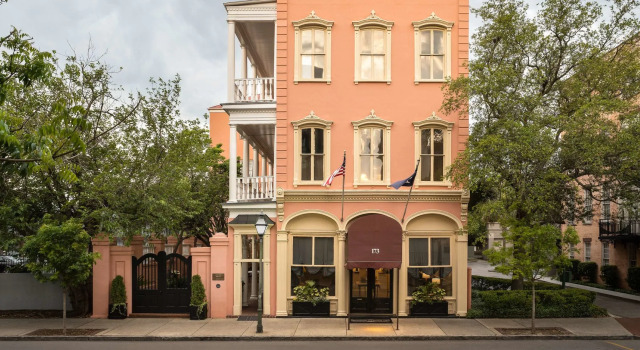 Meeting Street Inn, Забронировать Отель Отели Исторического района с завтраком, рядом с Музыкальная фабрика, Завтраки