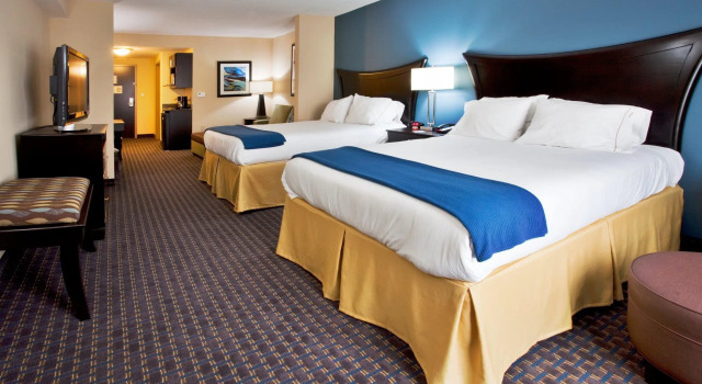 Четырёхместный люкс Holiday Inn Express Hotel & Suites Largo-Clearwater by IHG