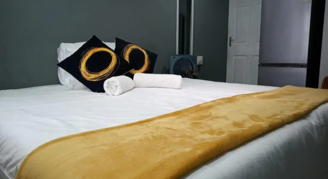 81 Pool Room cottage house, Забронировать Дом для отпуска Коттеджи Дурбана, рядом с Life Entabeni Hospital, Коттедж