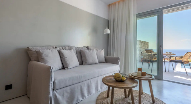 Ariadne Suites, Prenota Hotel Parasporos Paro