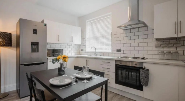 Апартаменты Newly Refurbished Sylish Hull 3 Bed Apartment