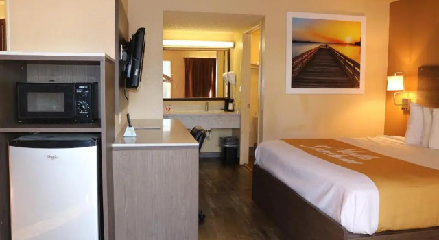 Номер Standard Days Inn by Wyndham Fresno South