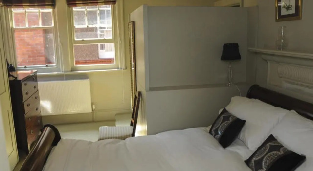 Апартаменты Deluxe Saffrons Apartment