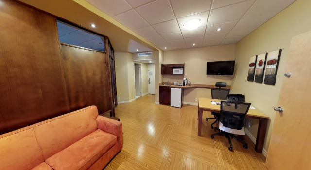 Двухместный люкс Hotel & Suites Le Dauphin Drummondville