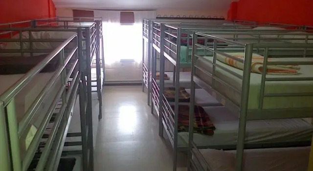 Hostel Almorchones, 预订 青年旅舍 纳瓦塞拉达 马德里