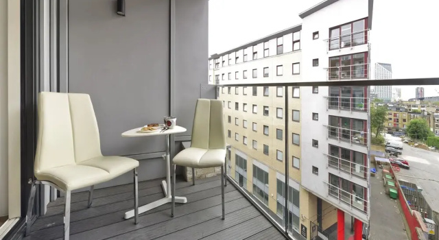 Апартаменты Comfort c 1 комнатой Spacious Flat Near South Bank by Underthedoormat