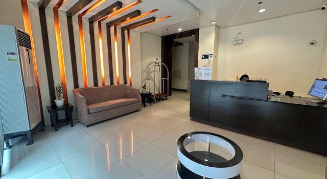 Golden Palm at One Palm Tree Villas, Забронировать Отель Pasay 