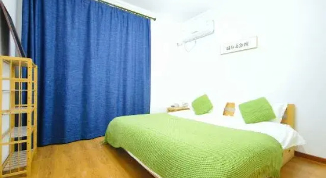 Люкс Luxury с 2 комнатами с балконом Summer Homestay (Changbai Mountain Edelweiss Deer Taming Garden Branch)