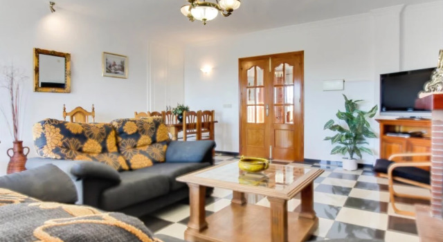 Villa Media Legua, Забронировать Вилла Бизнес-отели Фрихильяна, 4* 5*