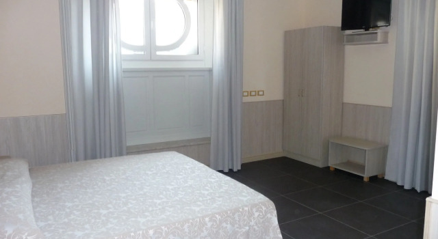 Hotel Cantore, Забронировать Отель Генуя Итальянская Ривьера, рядом с Stazione Genova Sampierdarena