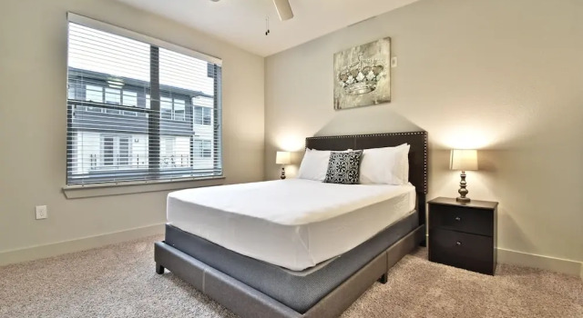 Corporate Suites at Knox Henderson Dallas, Забронировать Отель Даллас Dallas - Fort Worth Metropolitan Area, рядом с Pocket Sandwich Theater