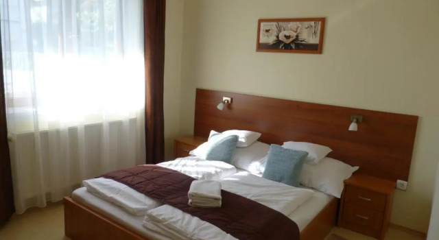 Horizont Nyaralóház, Book Hotel Hoteller i Western Transdanubia med parkering, Parkering