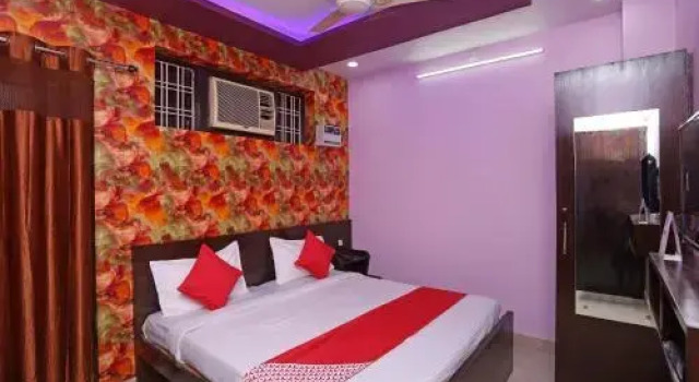 Laxmi Palace By OYO Rooms