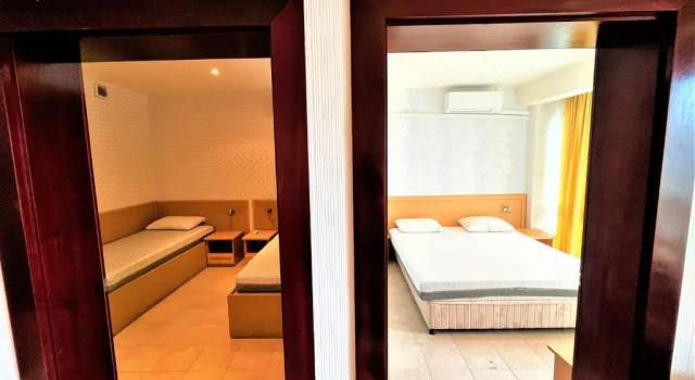 Miramar Front Beach Self Catering Apartments
