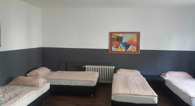 Enna-Zimmervermietung, Prenota Hotel Hotel a Amburgo con parcheggio, Parcheggio