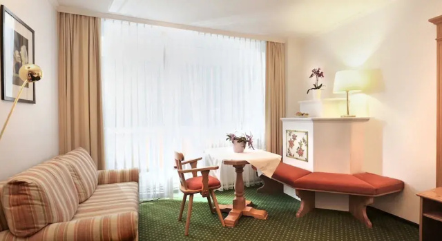 Двухместный номер Classic с балконом Berghotel Jägerhof ****S