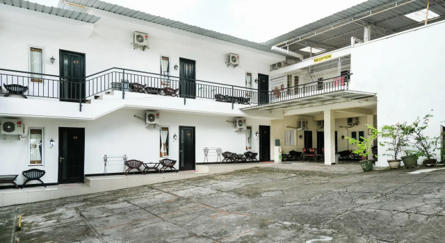 Hotel O Pondok Helomi, Book Hotel Hoteller i Depok med pool, Swimmingpool