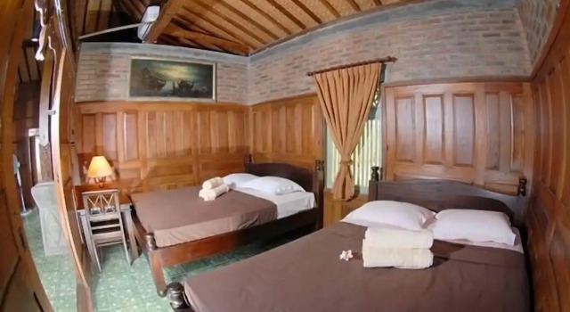 Villa con balcón Hills Joglo Villa